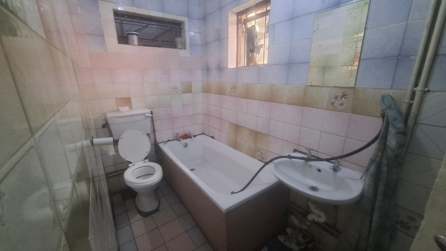 2 Bedroom Property for Sale in Lentegeur Western Cape